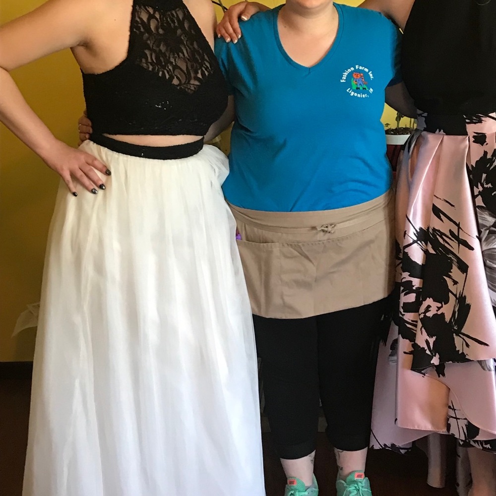 Two piece prom dress - Picture 3 of 3